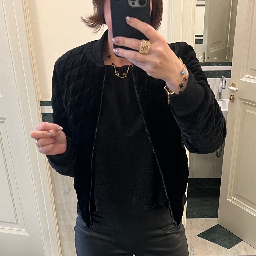 Alice and Olivia womens bomber jacket small Black Quilted stand collar velour